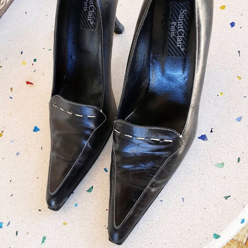 Saint Clair Paris leather black pumps size 38 like new