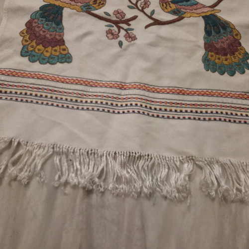 Handmade table runner like new with peacock design