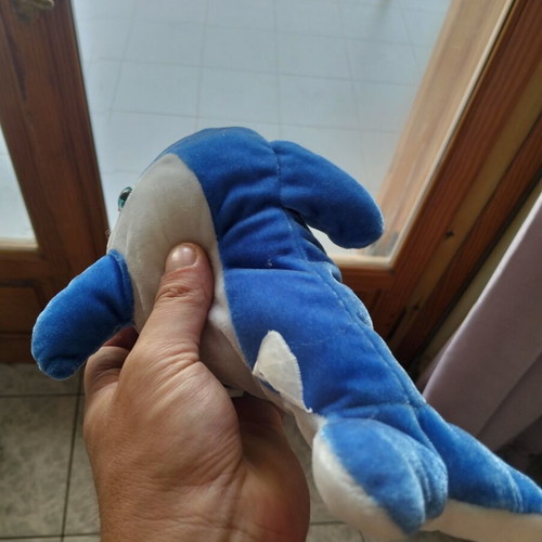 Plush dolphin like new