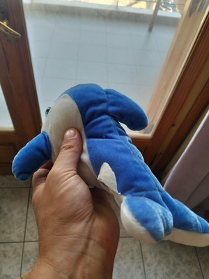 Plush dolphin like new