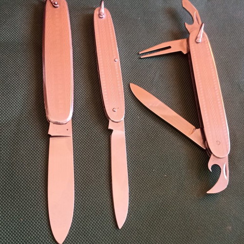 Vintage pocket knives and multitool set of 3, like new