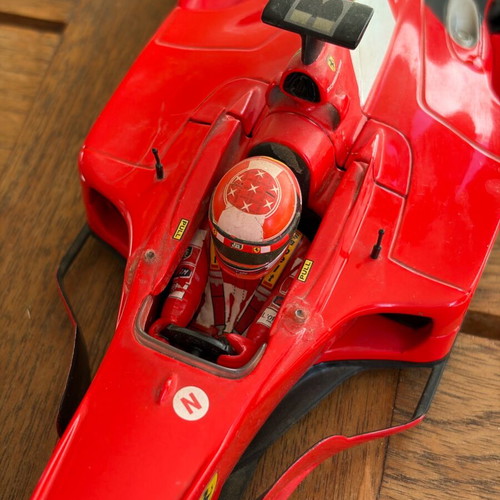 Ferrari F1 1:18 Hot Wheels model used, Michael Schumacher edition