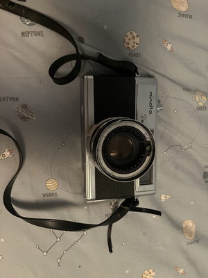 Minolta 7s camera
