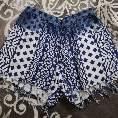 Platinum summer shorts used, size M-L, white and blue