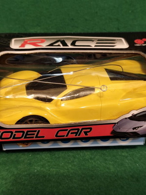 Race Model Car 1:24 remote control, yellow