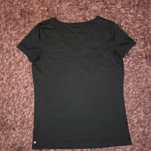 Nike Yogis Limited Edition T-shirt women size M like new, black