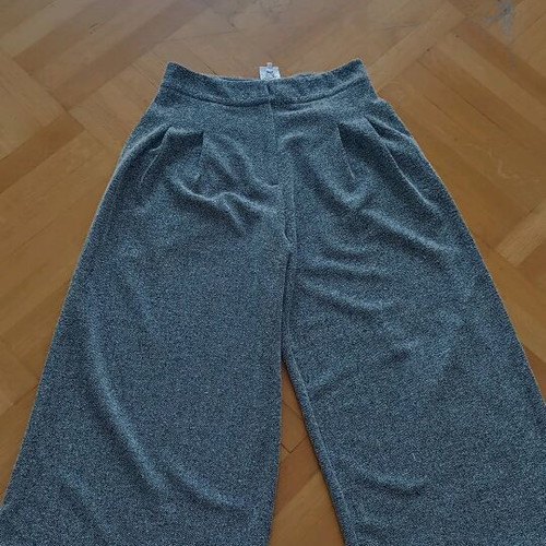 Manolo gray crop pants large like new