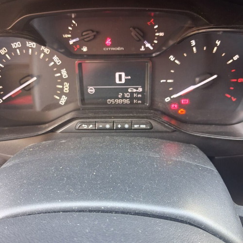 Citroen C3 2018 like new, 59,000 km, manual, petrol, red