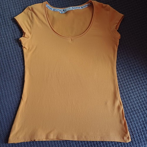 Women's short-sleeve mustard cotton top like new, size M
