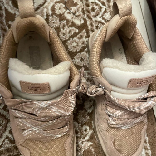 Ugg Lowmel boots like new, beige and brown, size 42