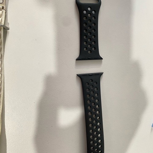 Apple Watch serier 5 40 mm straps and screen protectors like new