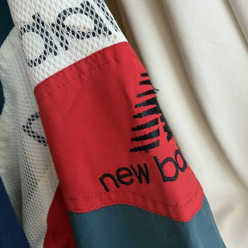 New Balance vintage style woman set with embroidered logo, like new