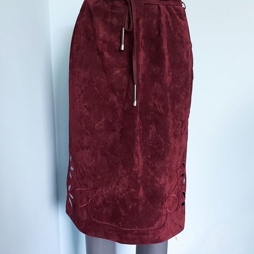 Adilisik velvet skirt with embroidery and slits like new, sizes L/XL