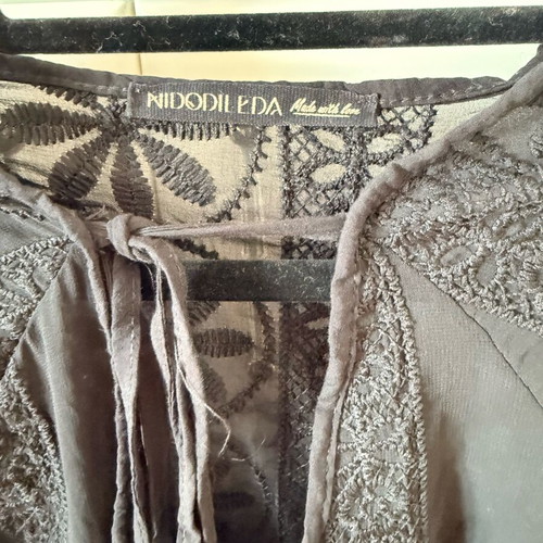 Nidodileda blouse like new, black and beige