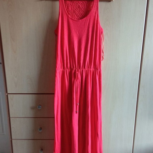 Summer maxi dress coral with lace back like new, size M