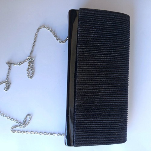 Shoulder bag with chain like new