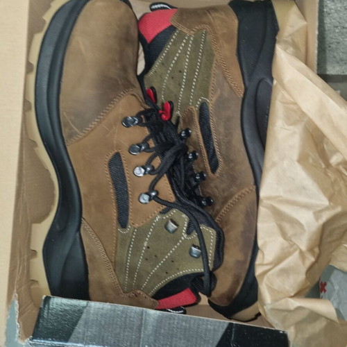 Aster safety boots, size 45, brown