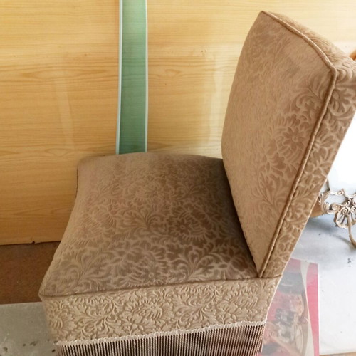 Englezakis living room set used, needs renovation