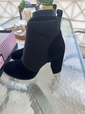 Sara Lopez black boots with suede and elastic, size 39, like new