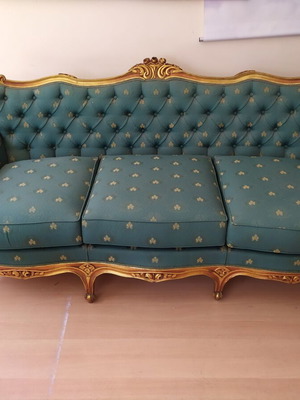 Louis Quincey living room set like new, sofa and two armchairs
