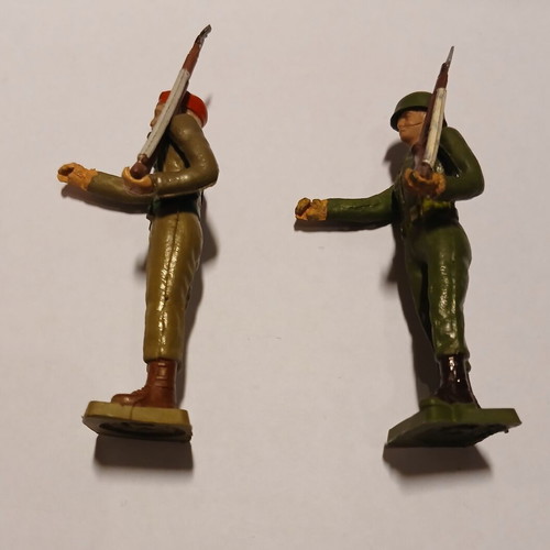 Athina toy soldiers infantry used, broken bayonet tip