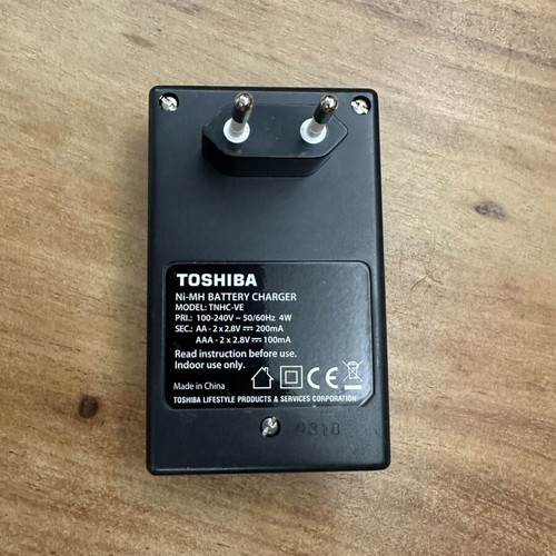 Toshiba TNHC-VE AA/AAA Ni-MH Battery Charger like new