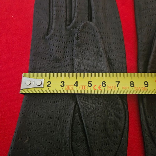 Vintage leather gloves like new, black