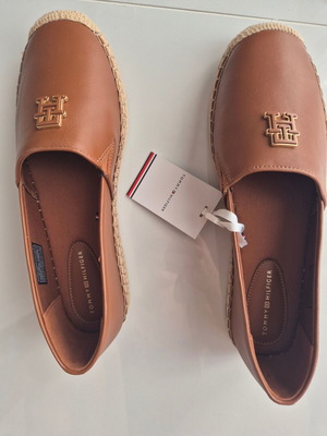 Tommy Hilfiger leather espadrilles size 40, brown