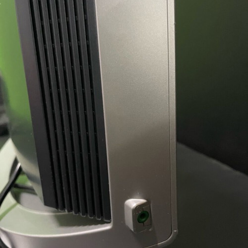 Sony computer monitor 17 inches with built-in speakers and 3 ports like new