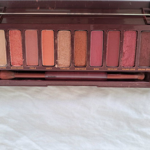 Urban Decay Naked Cherry eyeshadow palette used