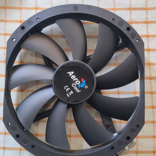 Computer cooling fan new with 3 connectors