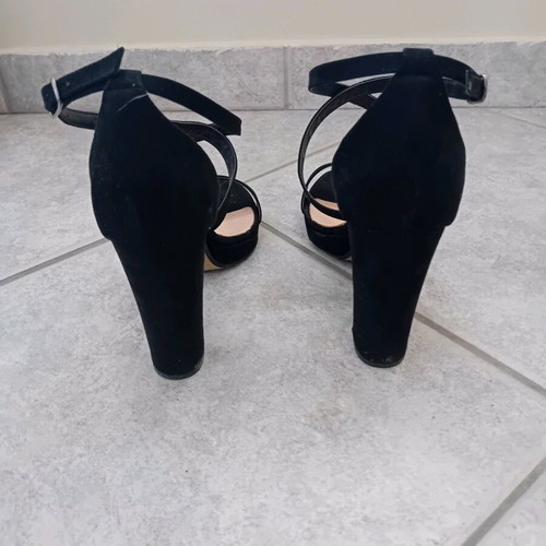 Stefania black sandals with thick stable heel like new, size 40