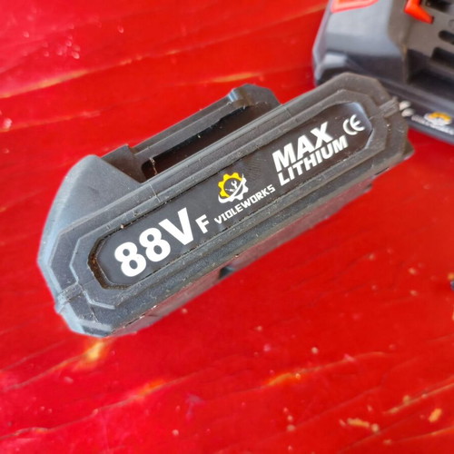 Violeworks 88VF Max 21V Battery Set with Charger like new