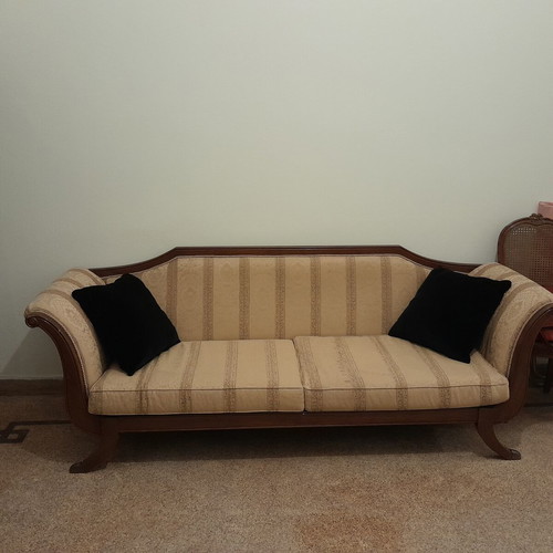 Branded vintage sofa, like new