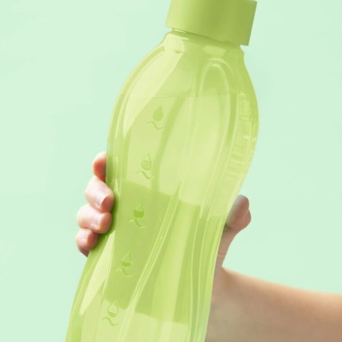 Tupperware bottle 1 liter with spout, new