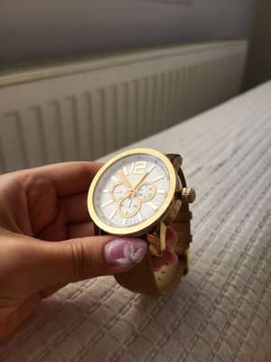 Vogue Chronograph wristwatch model 162001.3, beige and white