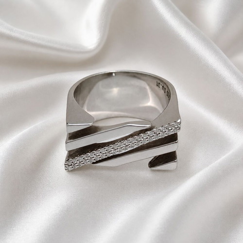 Handmade 925 silver ring with zircon