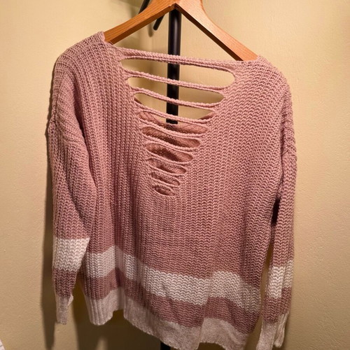 Knitted sweater in pink and white, like new with back design