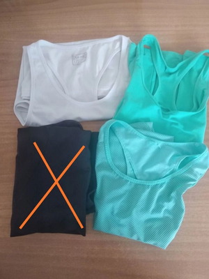 Women's Sports Shirts pack of 3 like new, size M