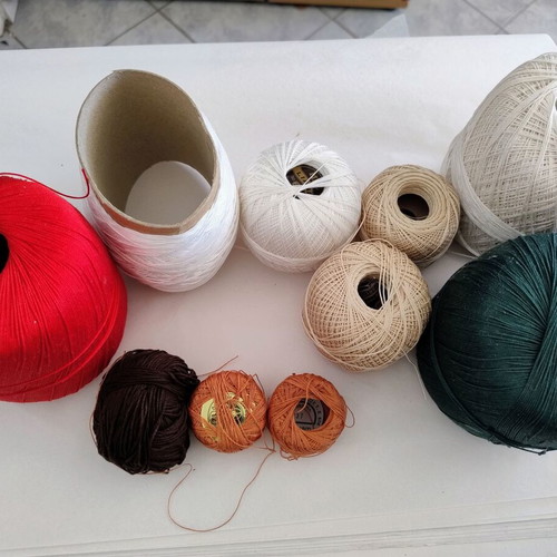 Set of lace thread in various colors like new