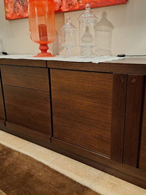 Buffet like new with modern design and large capacity