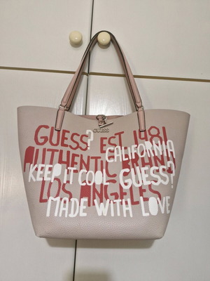 Guess shoulder bag used pink reversible