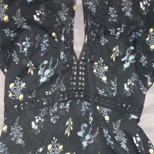 Floral blouse used with lace and back opening