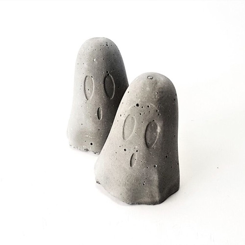 Set of 4 handmade cement ghost decorations