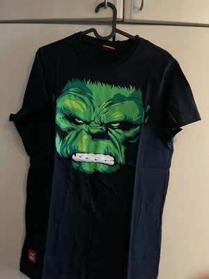 Marvel T-shirt black, like new, size S