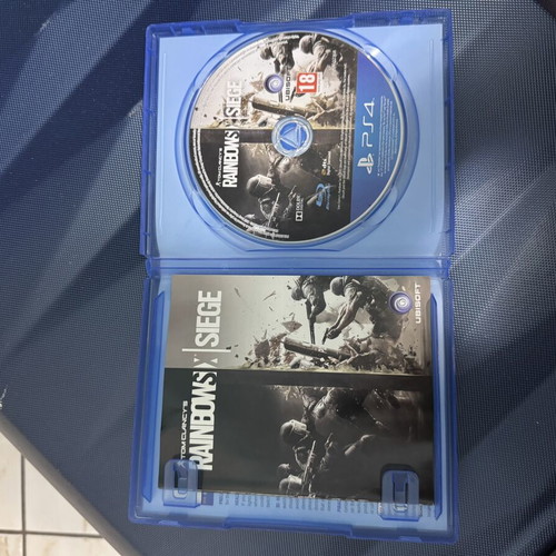 Tom Clancy's Rainbow Six Siege PS4 game like new, complete
