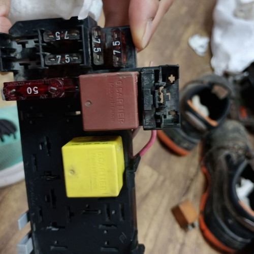 Fuse box 1998 1.6i Renault Megane Scenic