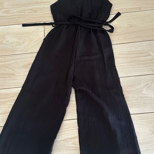 Black sleeveless jumpsuit with belt and pockets, M
