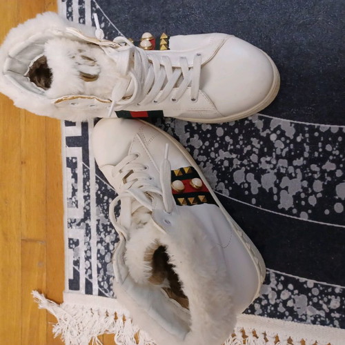 Fur-lined shoes used, size 39, white ankle boots