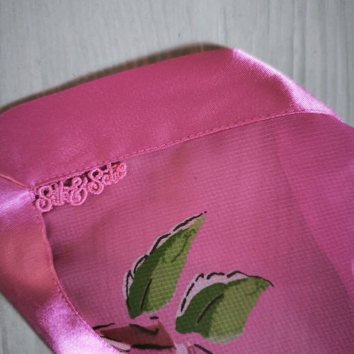 Vintage μαντήλι floral σε μεγάλο μέγεθος σαν καινούργιο, φούξια